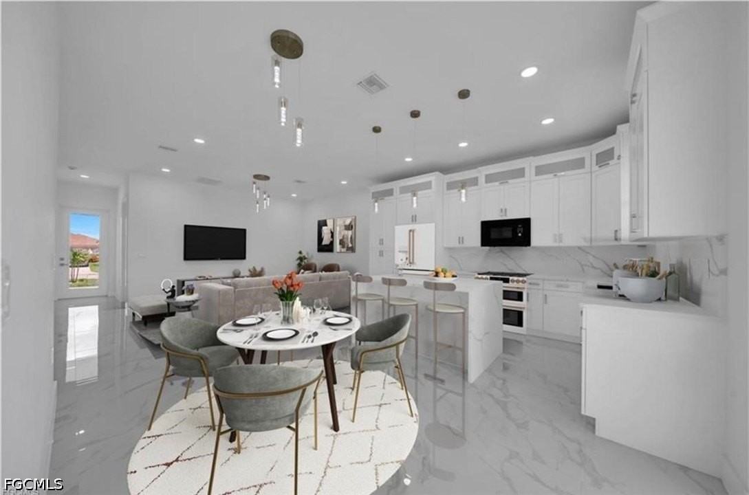 222 Pullman St - Photo 2 of 9