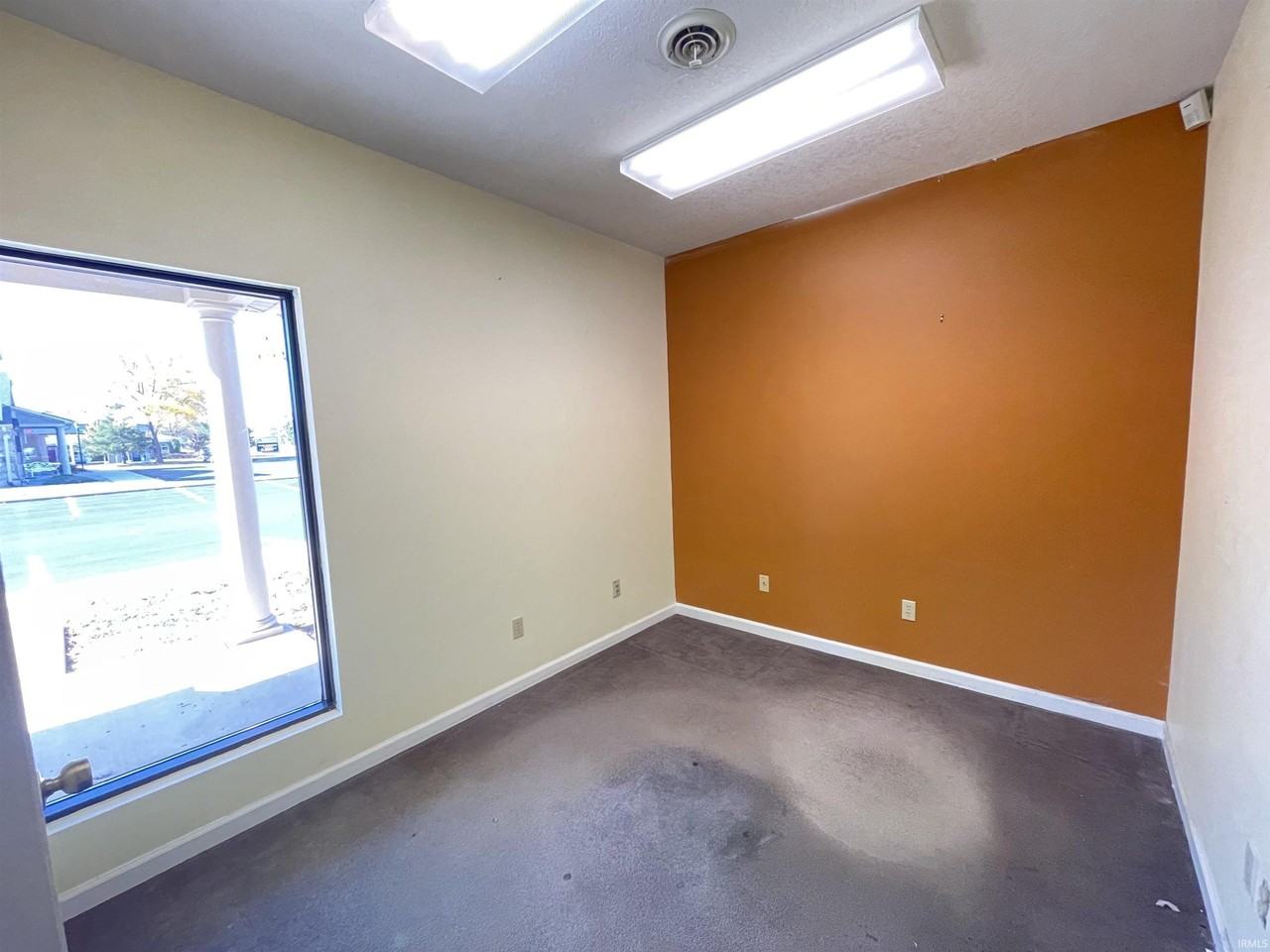 4011 W Jefferson Blvd - Photo 3 of 15