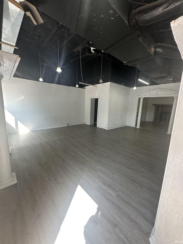 104 W Michigan St - Photo 2 of 10