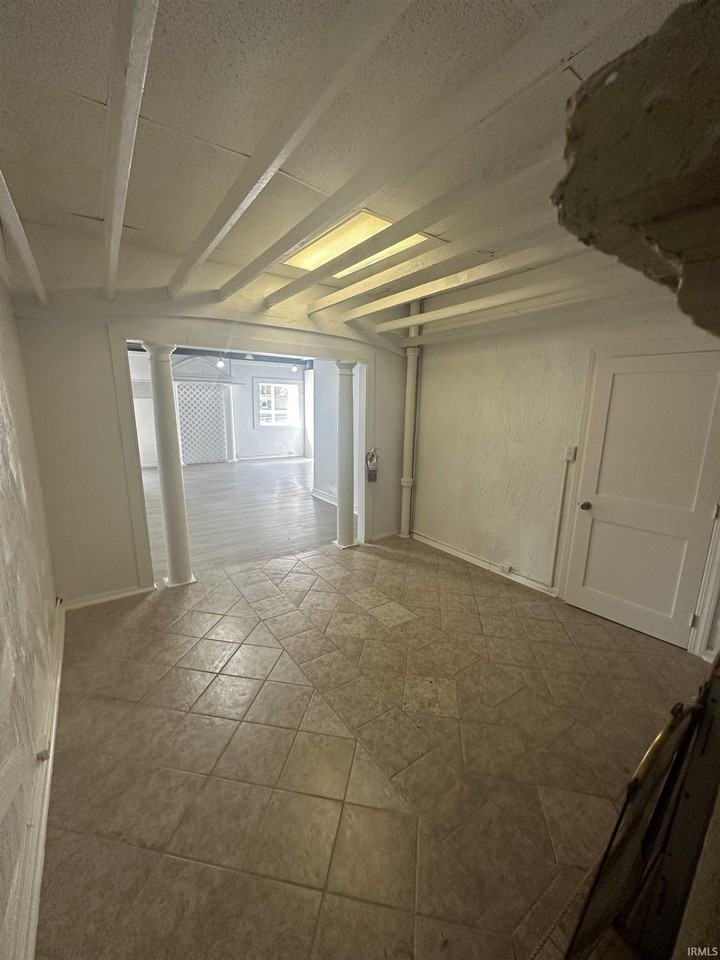 104 W Michigan St - Photo 5 of 10