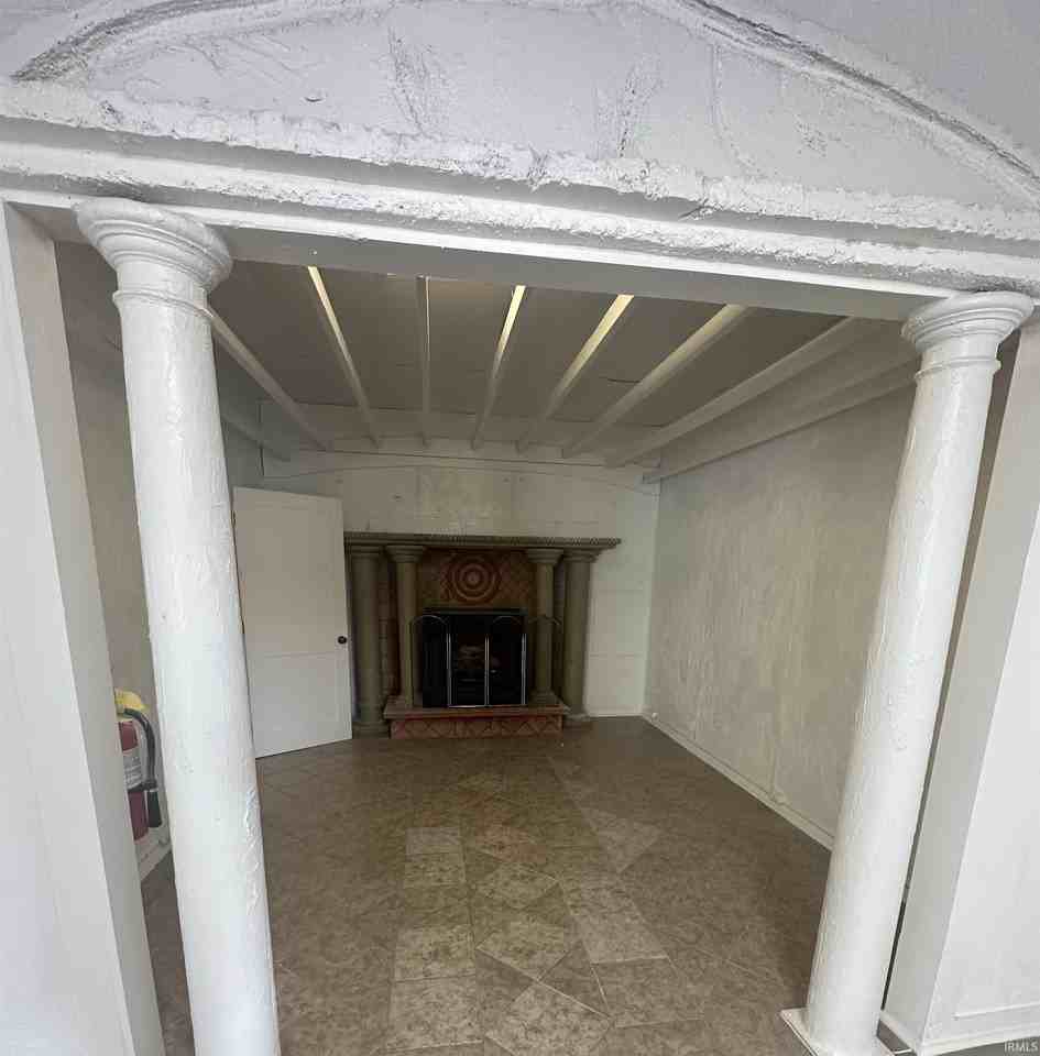 104 W Michigan St - Photo 6 of 10