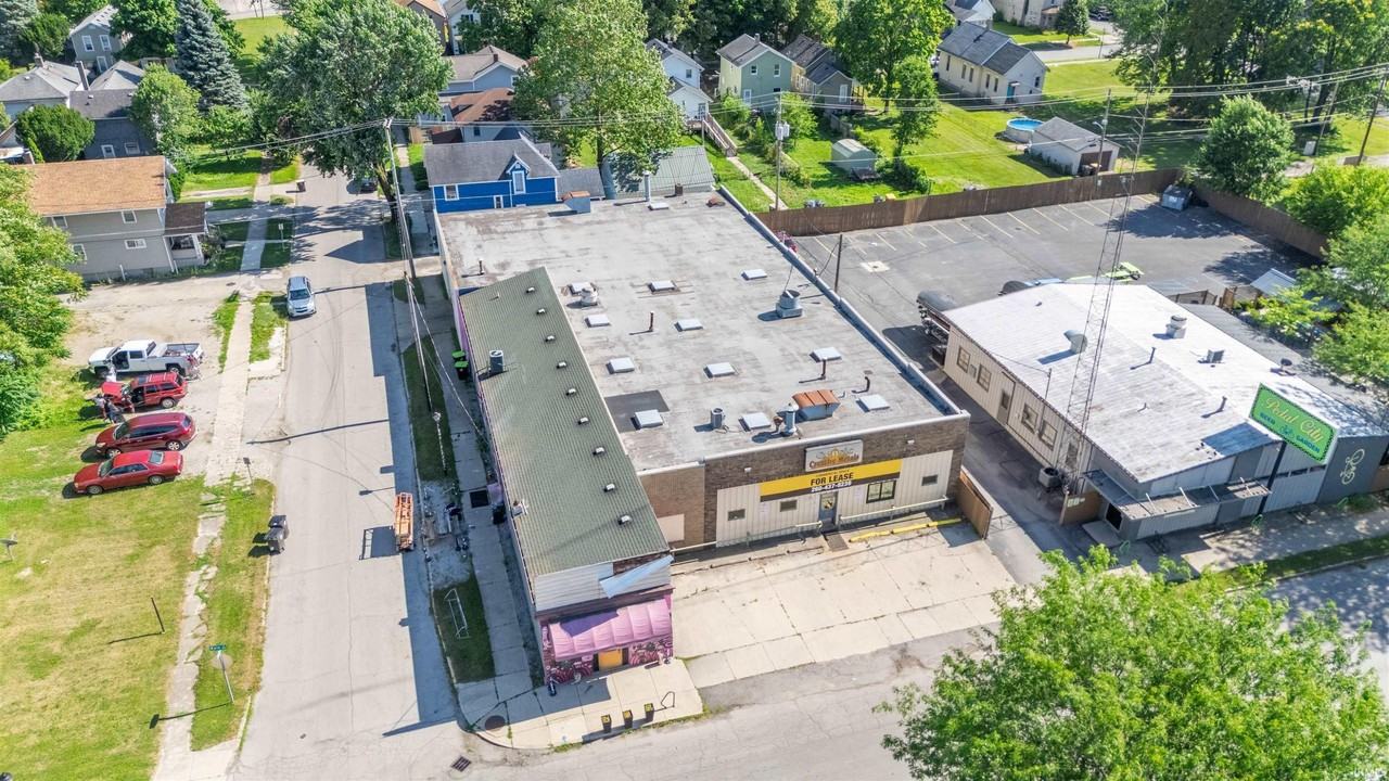 1205 W Main St - Photo 4 of 36