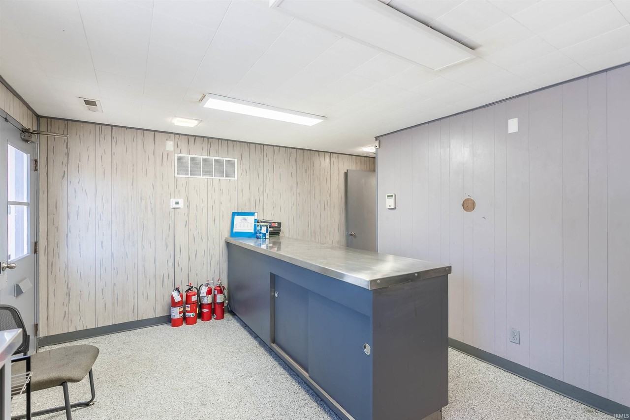 1205 W Main St - Photo 6 of 36