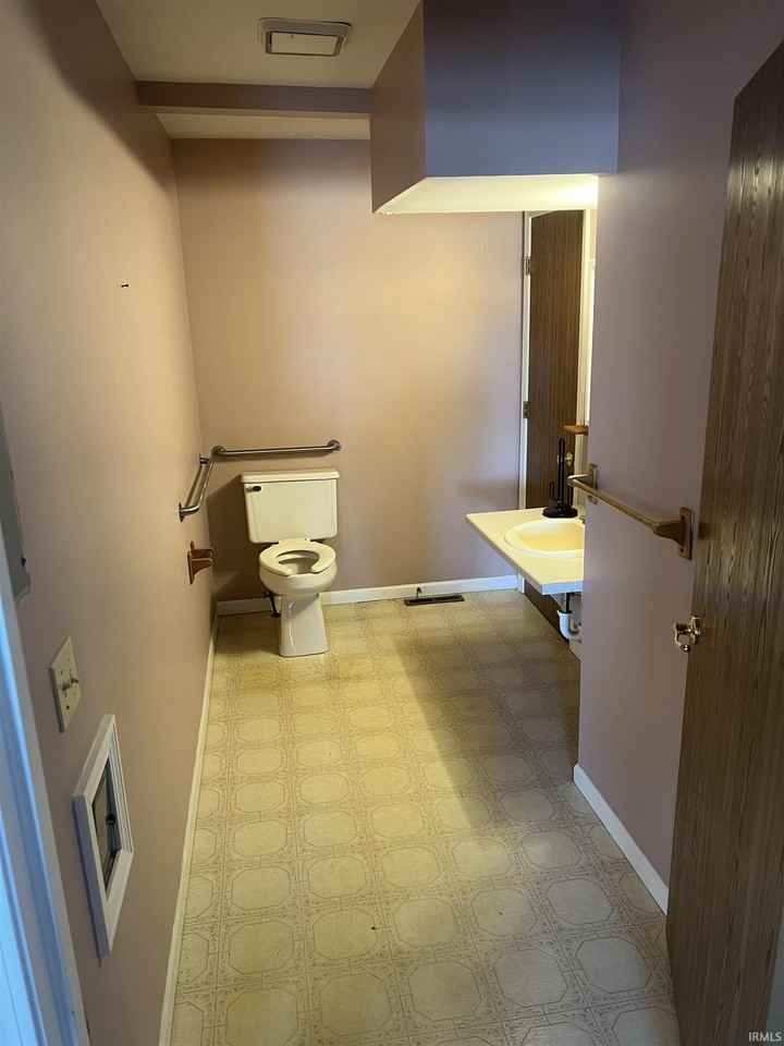 528 S 13th St - Photo 6 of 44