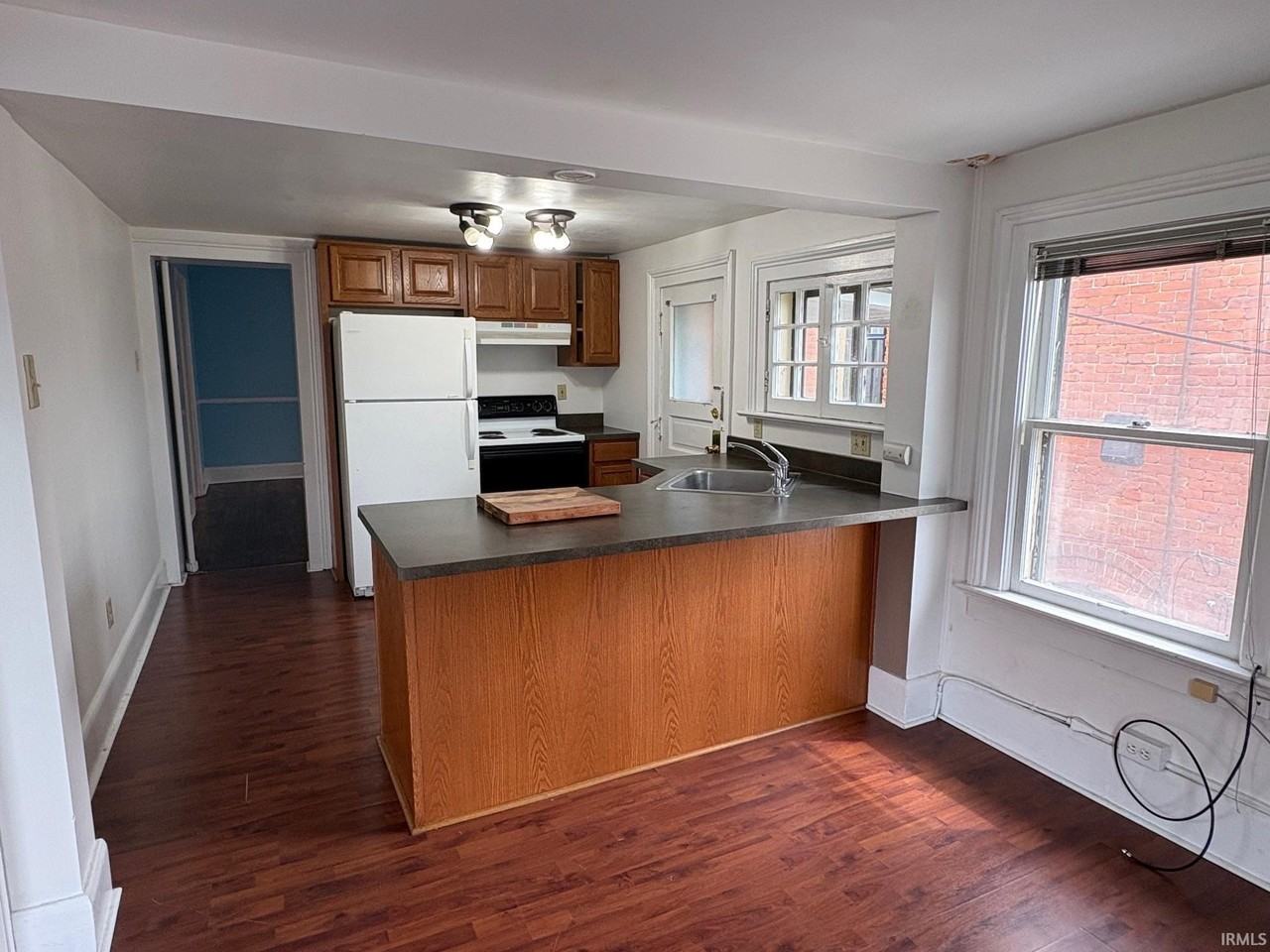 511 W Wayne St #201 - Photo 2 of 9