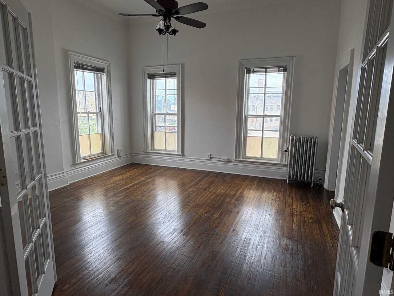 511 W Wayne St #201 - Photo 5 of 9