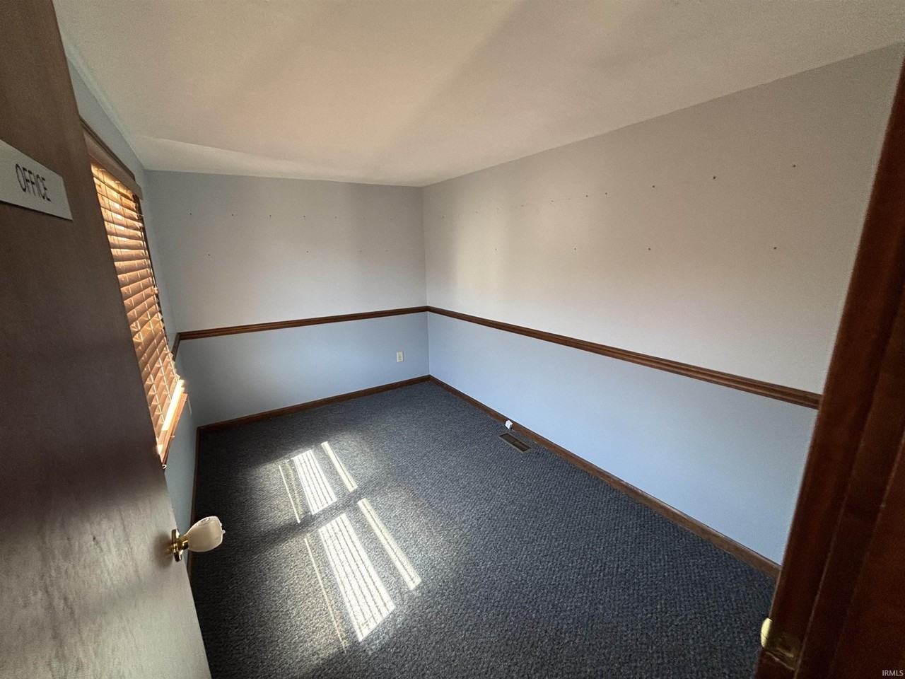 344 N Main St - Photo 3 of 10