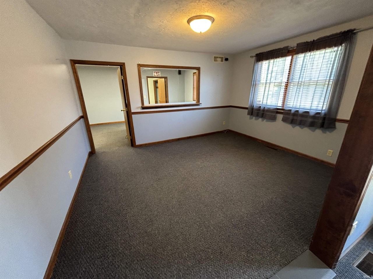 344 N Main St - Photo 4 of 10