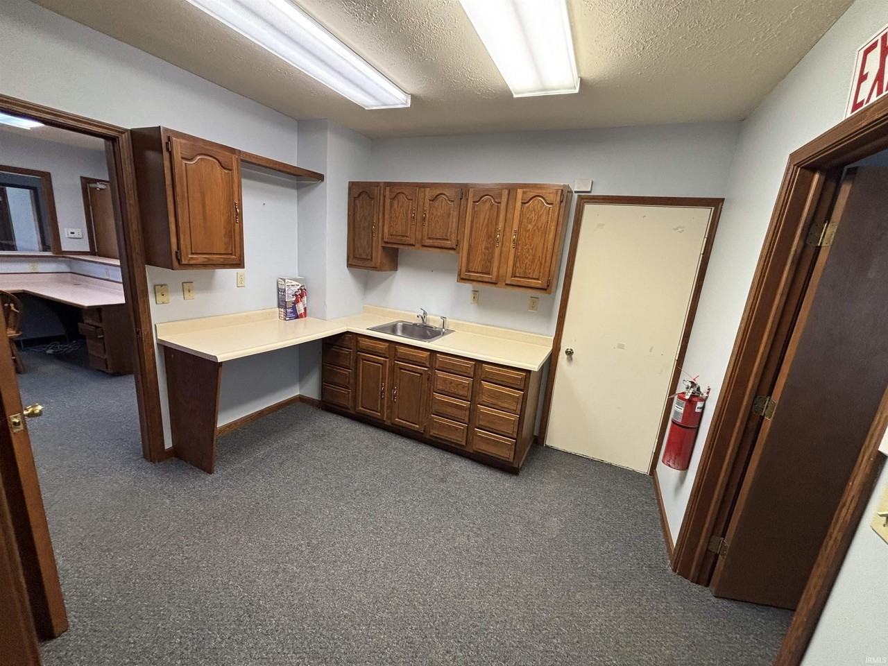 344 N Main St - Photo 6 of 10