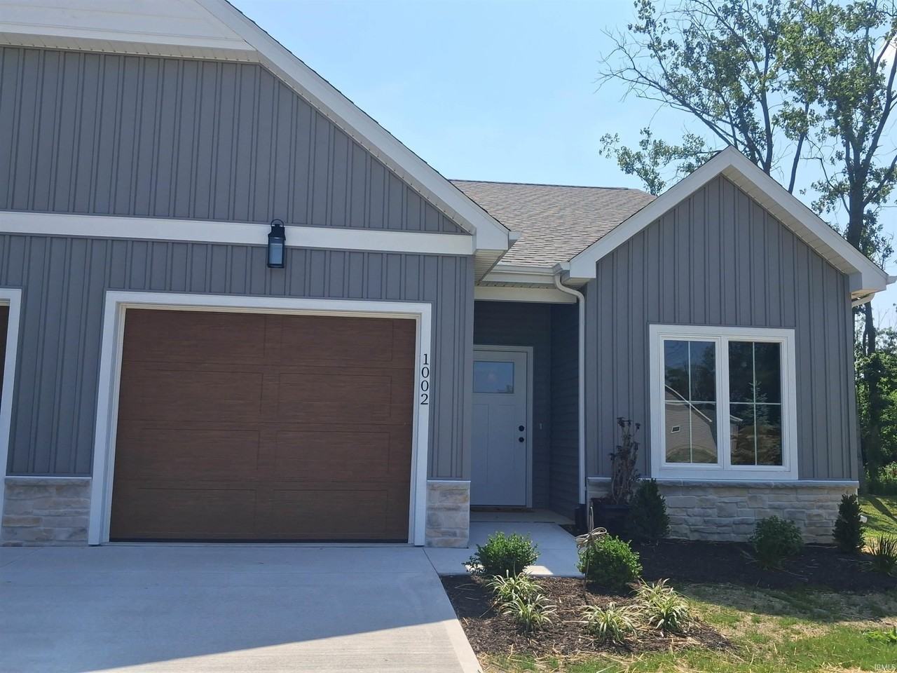 1002 Emilee Ct - Photo 2 of 23