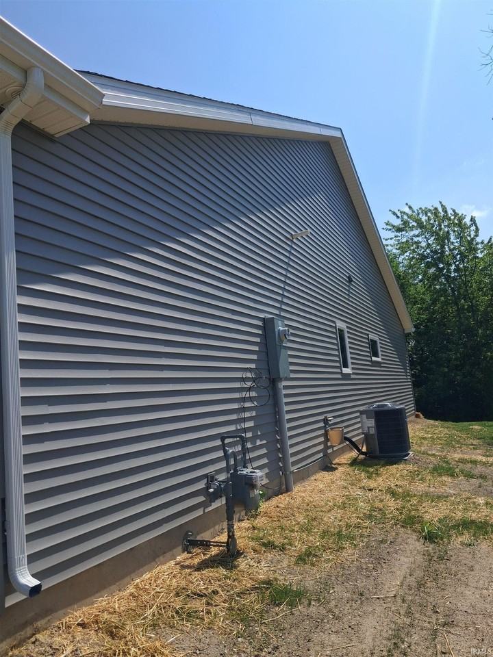 1002 Emilee Ct - Photo 3 of 23