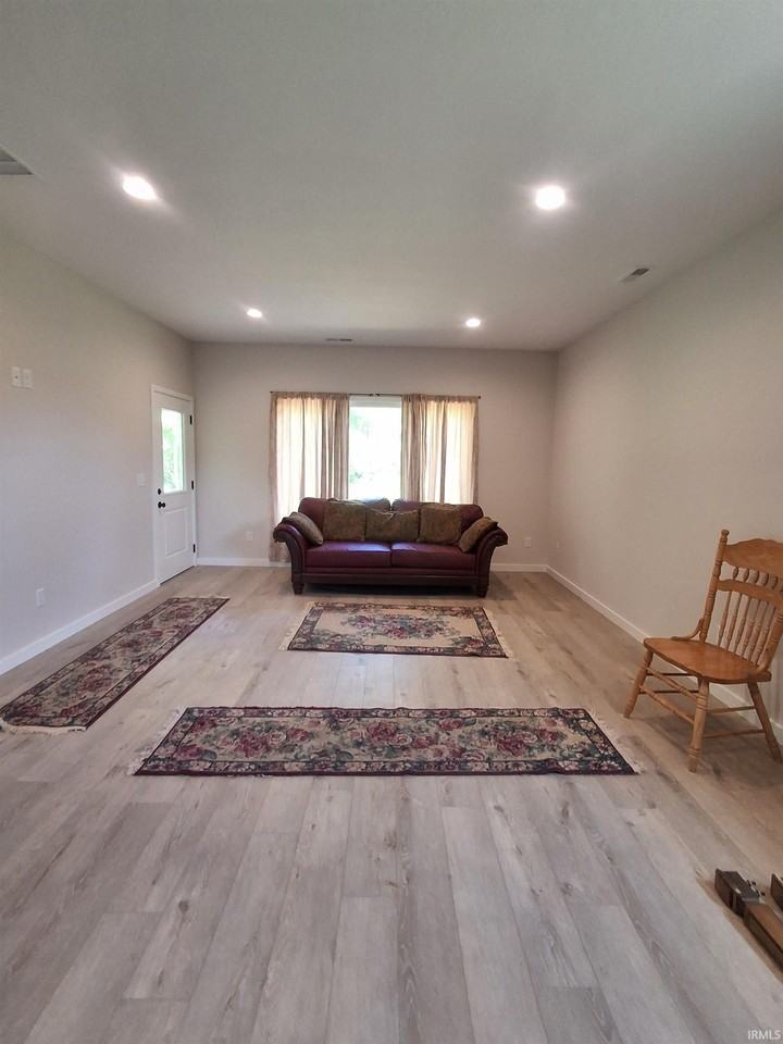 1002 Emilee Ct - Photo 5 of 23