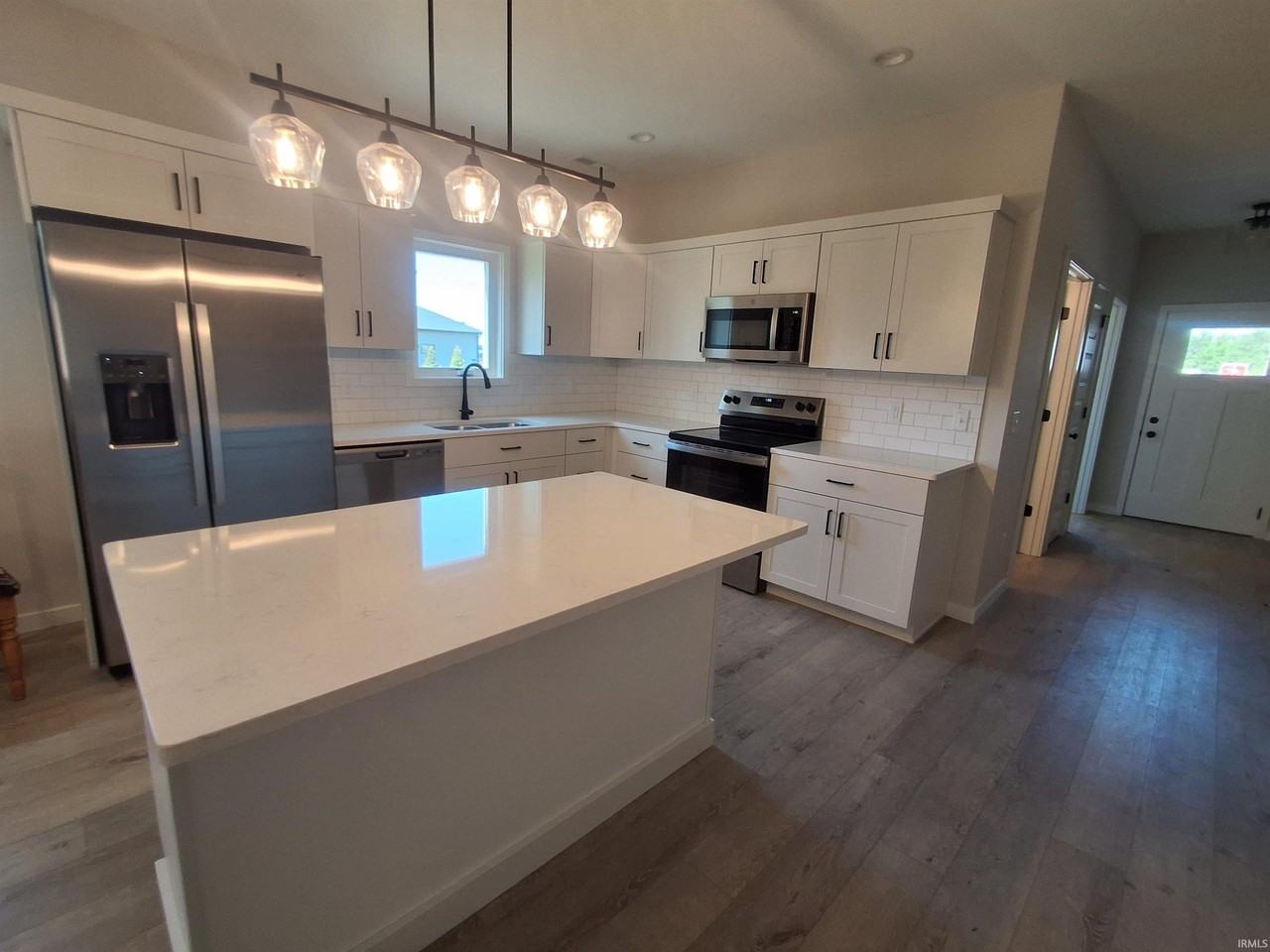 1002 Emilee Ct - Photo 6 of 23
