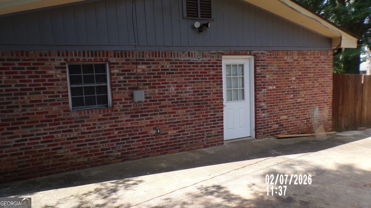 2705 Neptune Pl - Photo 3 of 28