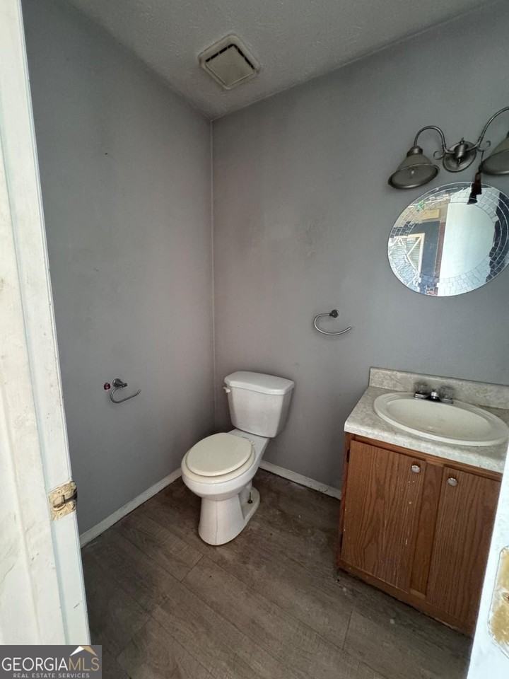 1602 Pine Tree Trl - Photo 3 of 18