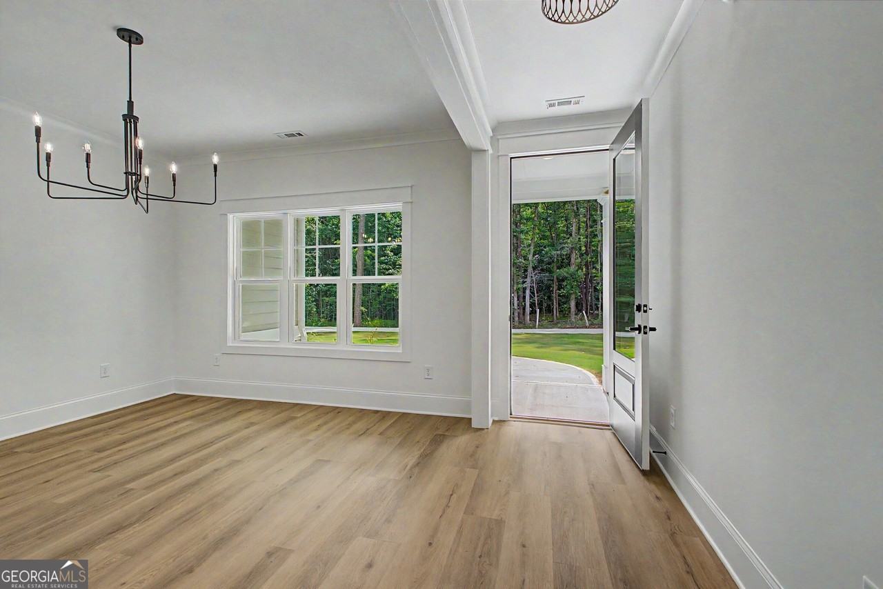 347 Crestwood Rd - Photo 3 of 26