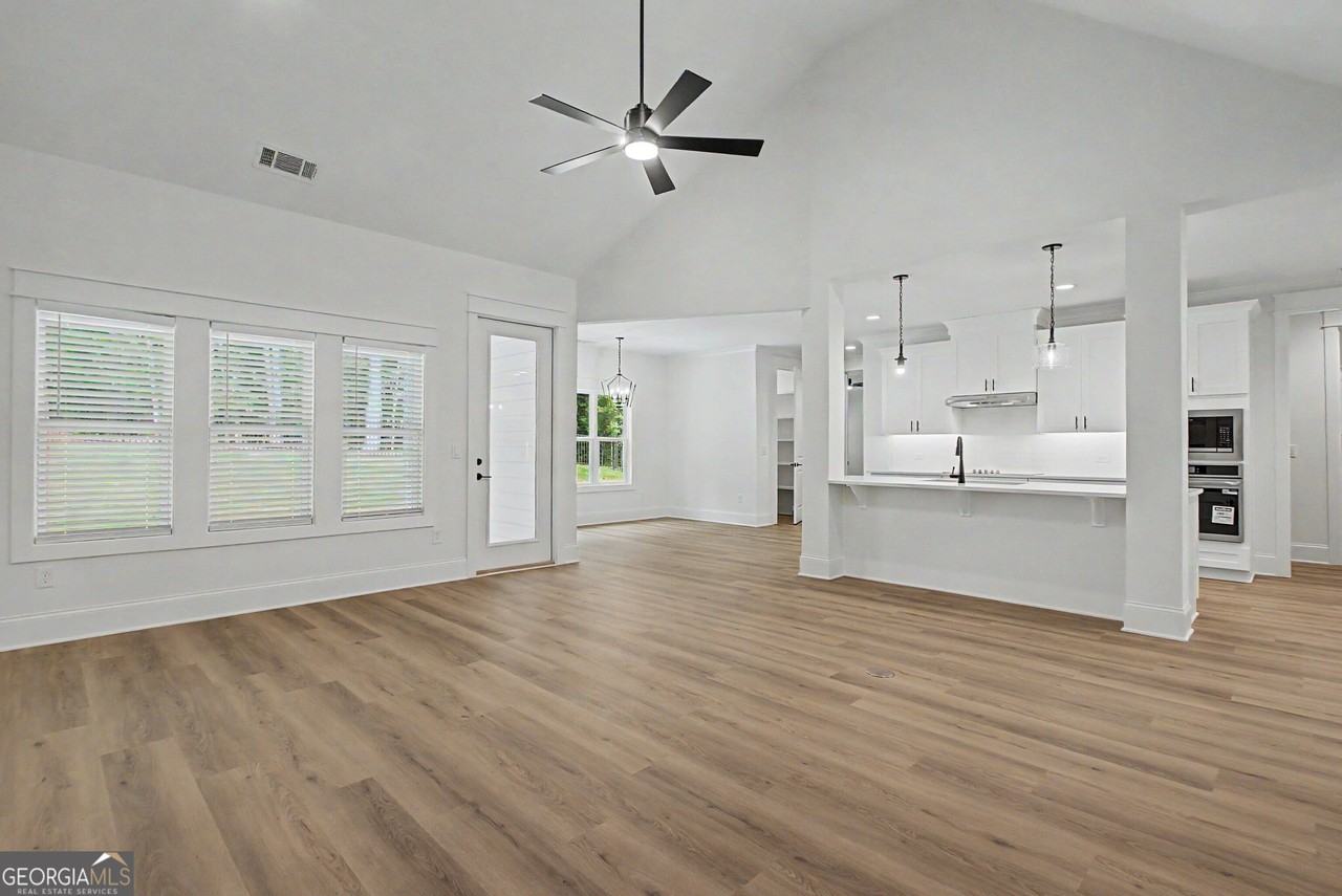 347 Crestwood Rd - Photo 6 of 26