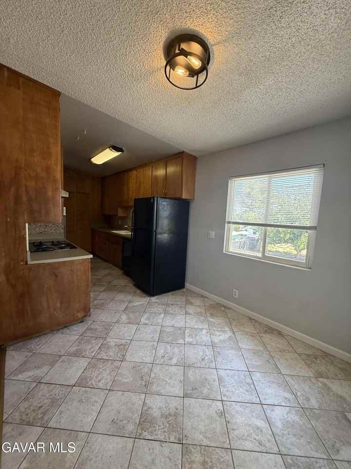 45146 Elm Ave - Photo 2 of 15
