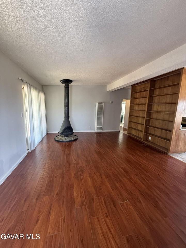 45146 Elm Ave - Photo 5 of 15