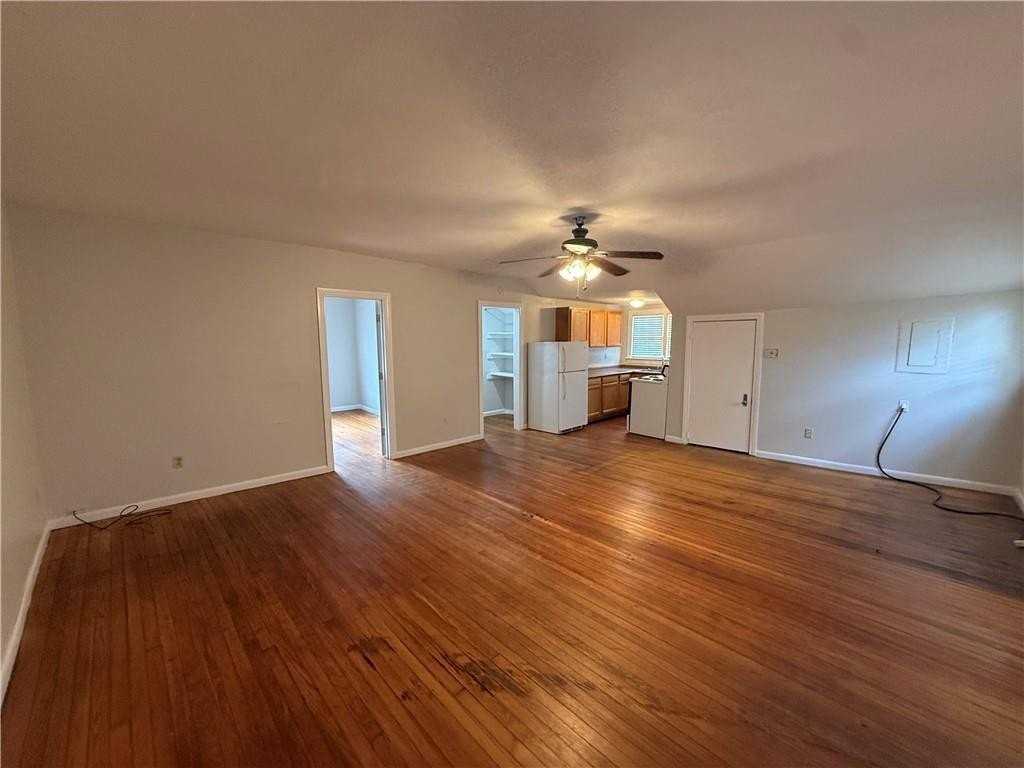 450 Williams St #B - Photo 2 of 8
