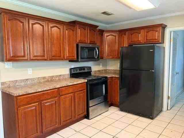3149 Wellborne Dr W - Photo 4 of 17