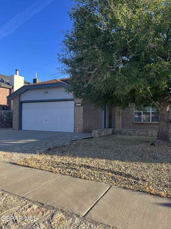 6512 Dakota Ridge Dr - Photo 4 of 37