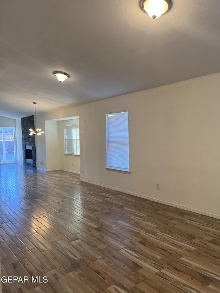 6512 Dakota Ridge Dr - Photo 5 of 37