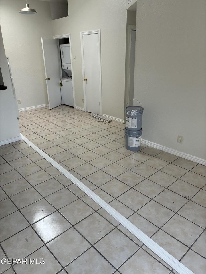 10017 Caribou Dr #D - Photo 6 of 6