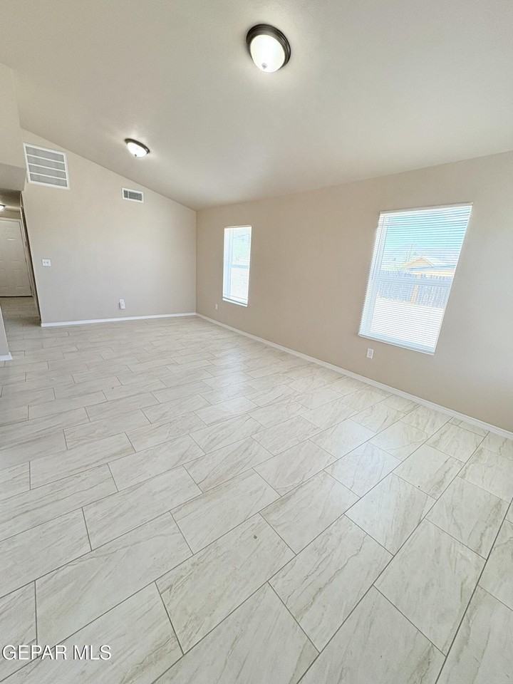 8503 Leo St #B - Photo 5 of 28