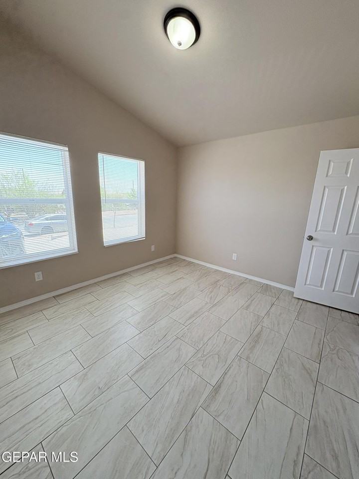 8503 Leo St #B - Photo 6 of 28