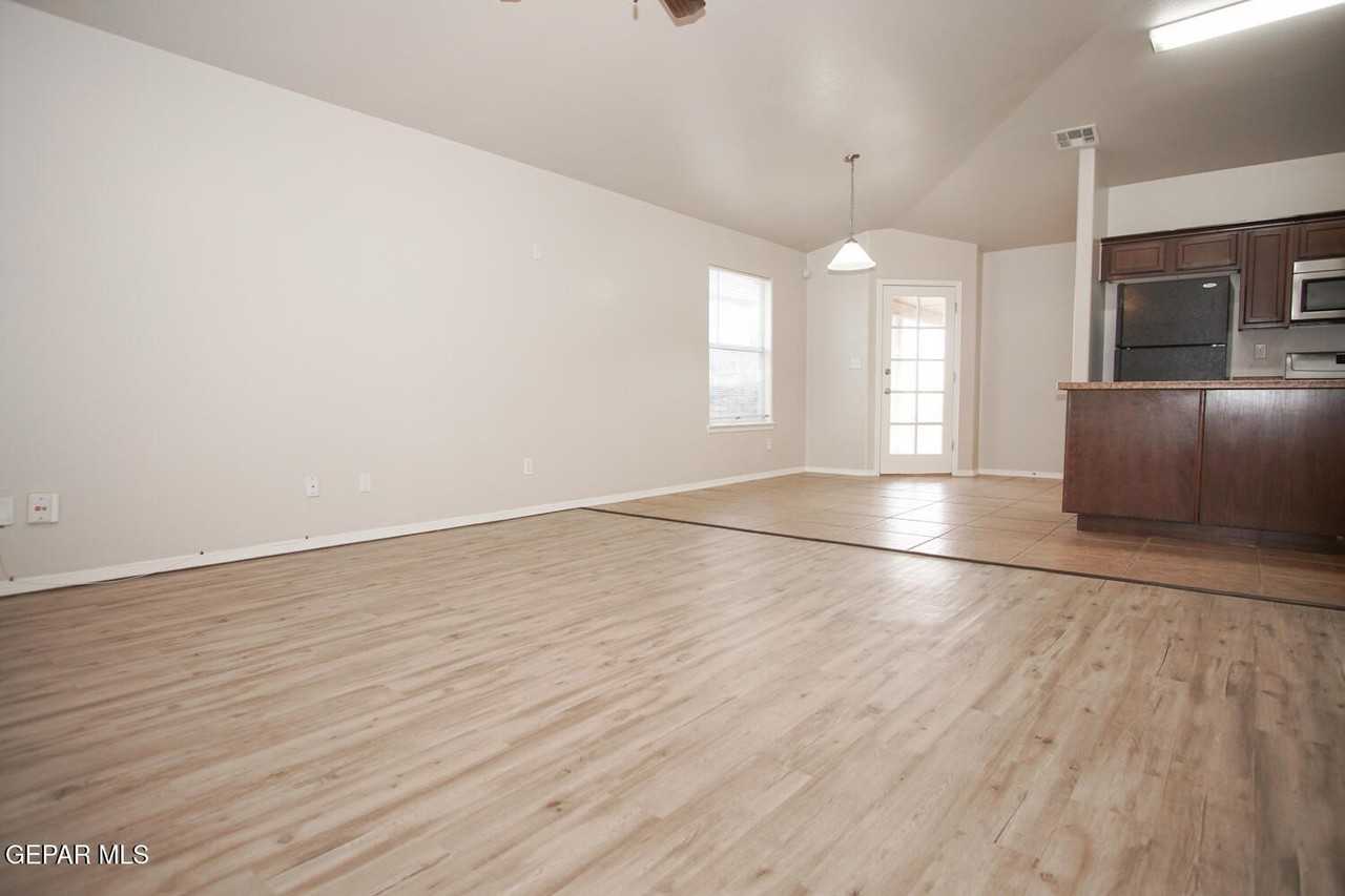14308 Arabian Point Ave - Photo 2 of 20