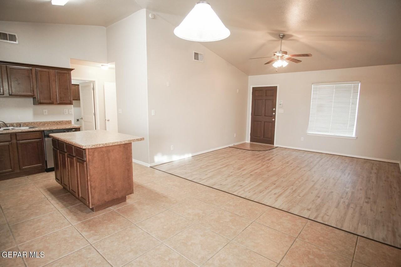 14308 Arabian Point Ave - Photo 3 of 20