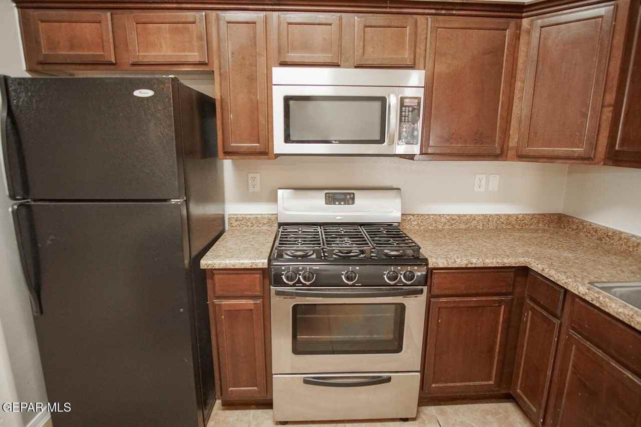 14308 Arabian Point Ave - Photo 4 of 20