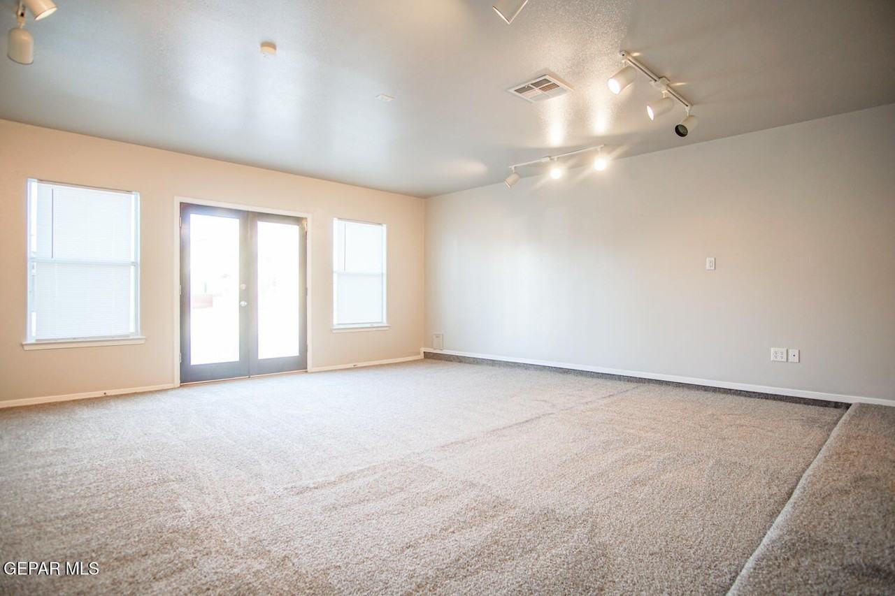 14308 Arabian Point Ave - Photo 7 of 20