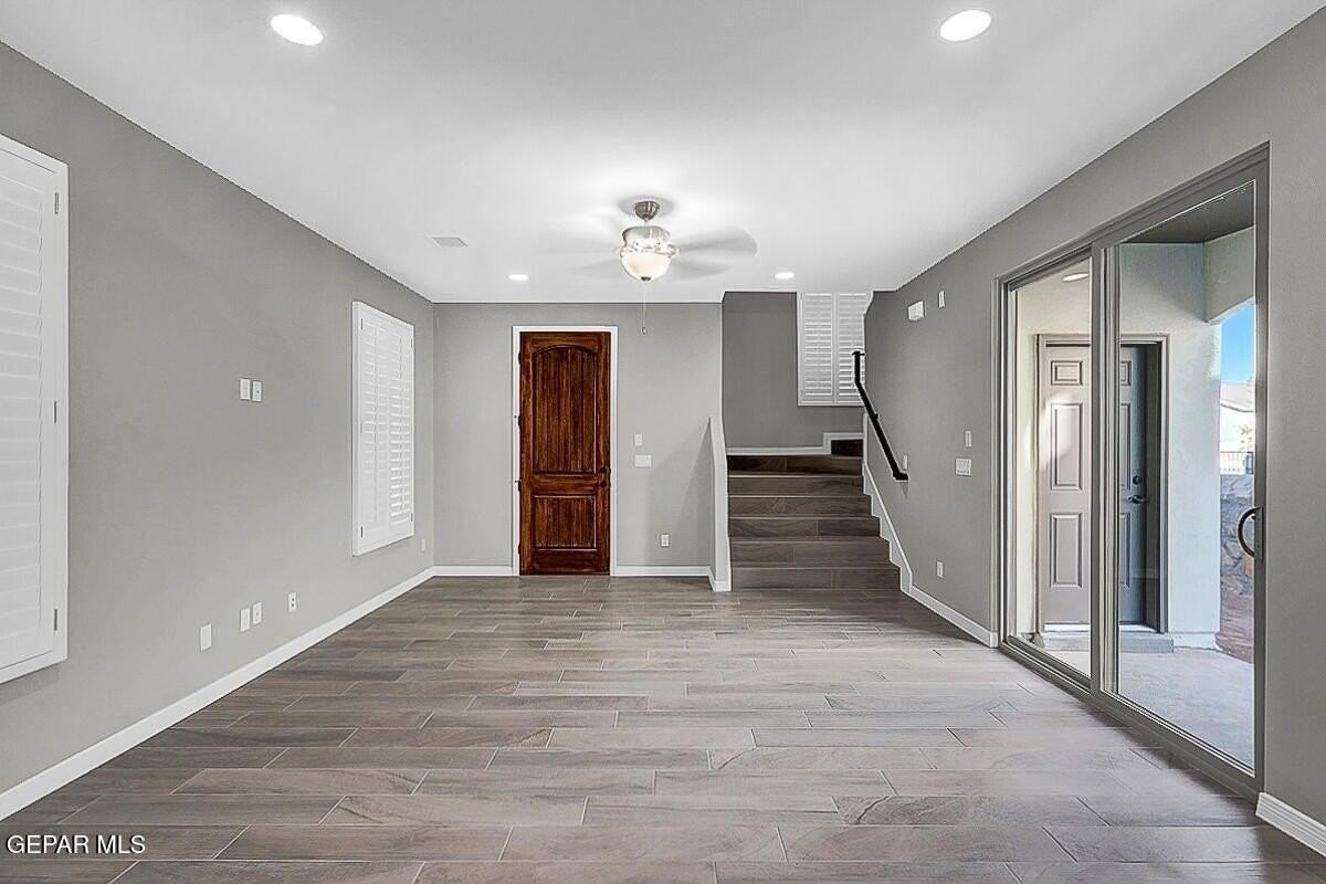 14717 Pebble Hills Blvd - Photo 5 of 31