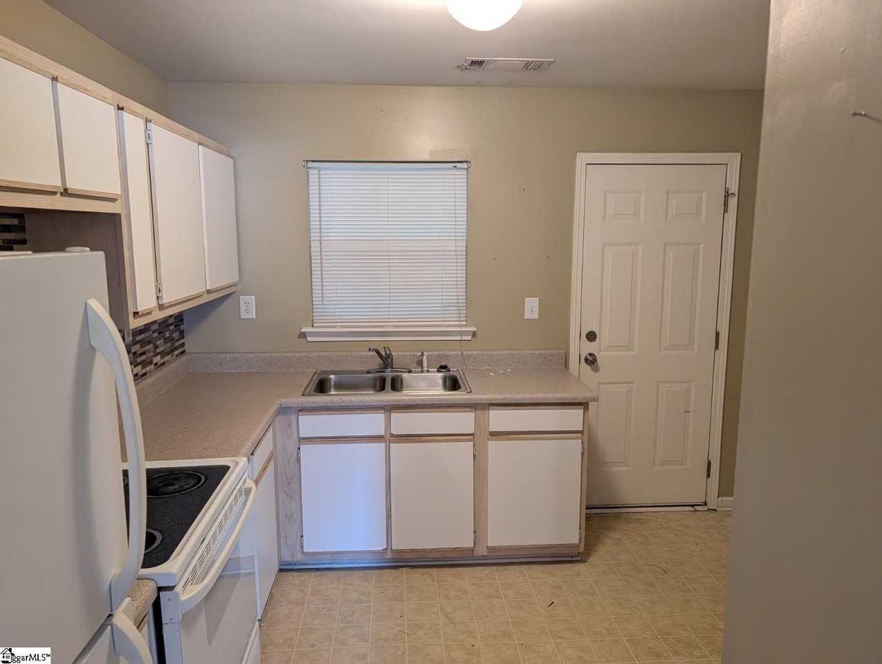 108A Garden Spot Cir - Photo 3 of 11