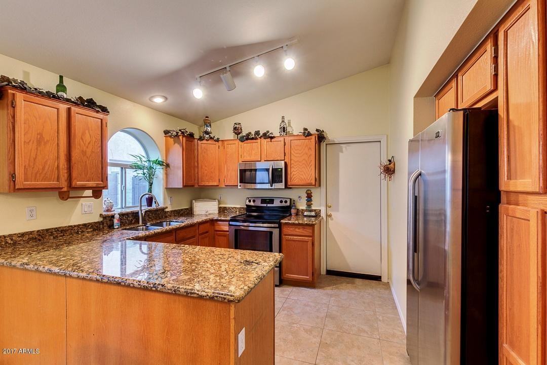 1381 S Yucca Pl - Photo 5 of 8
