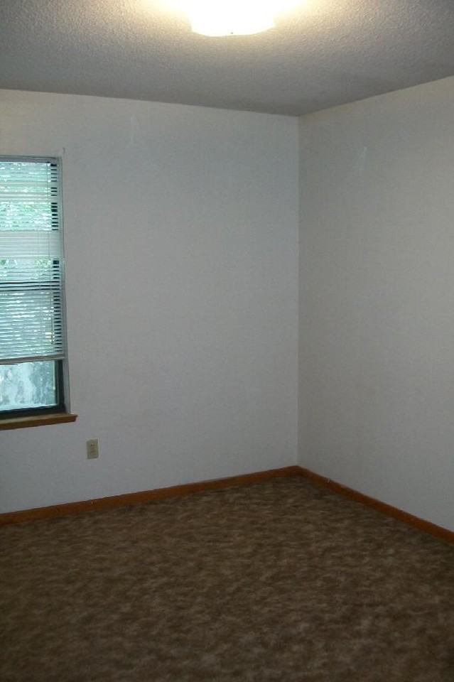 126 Hampton Dr - Photo 6 of 10