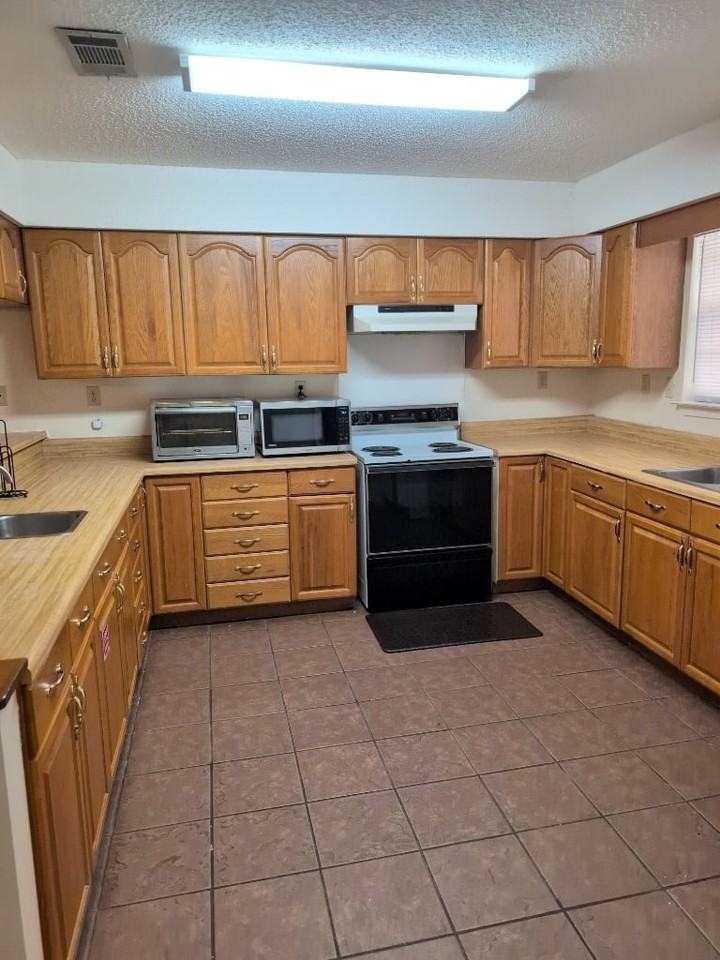 133 Winchester Way - Photo 6 of 8
