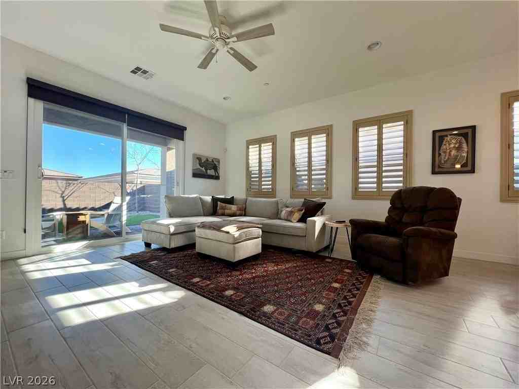 116 Ibiza Lake Dr - Photo 5 of 26