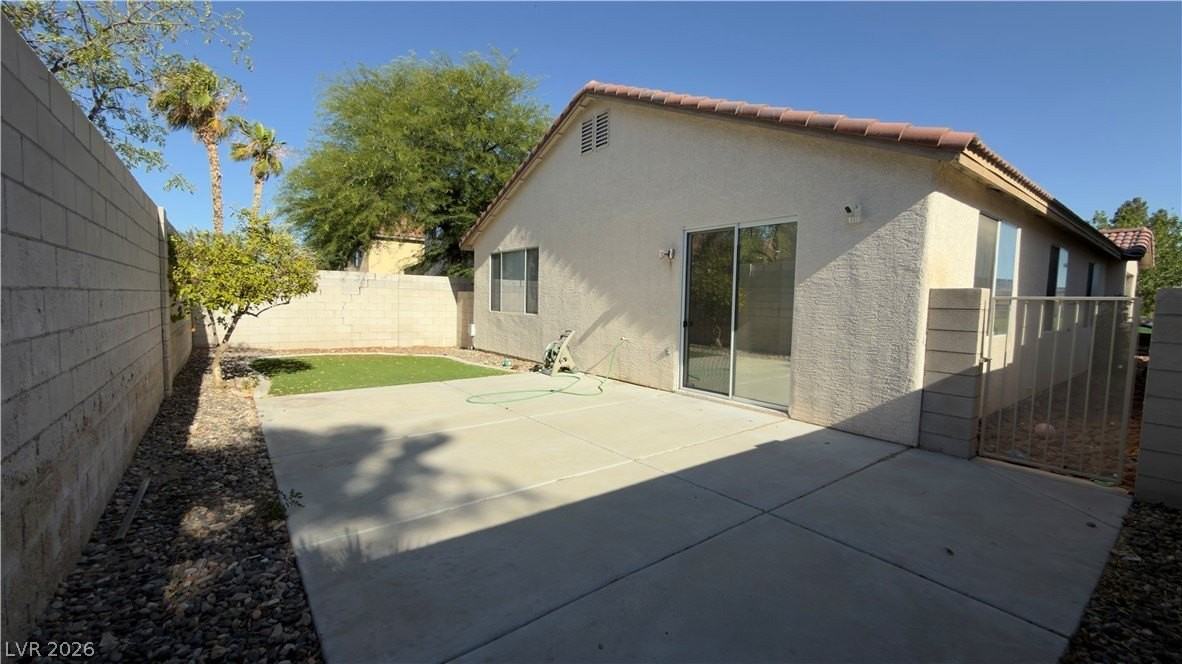 9842 W Mesa Vista Ave - Photo 3 of 32