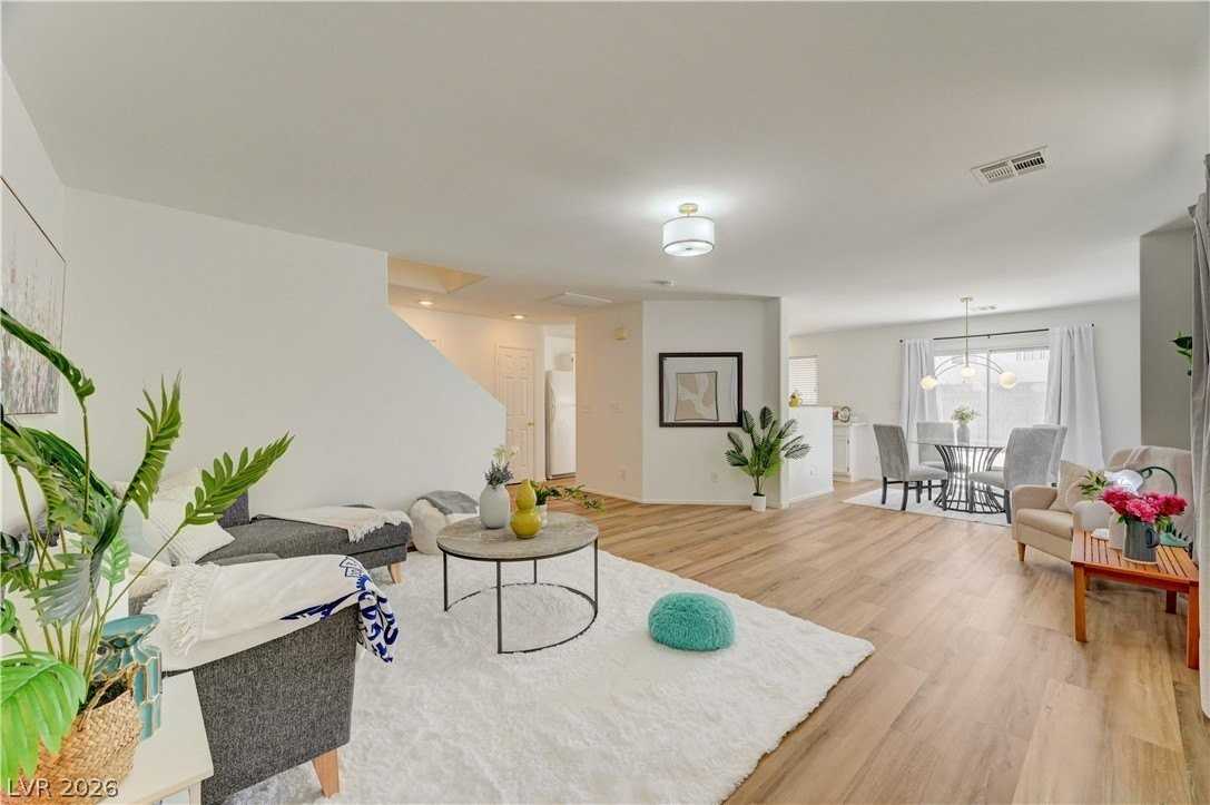7737 Prosperity River Ave - Photo 6 of 50