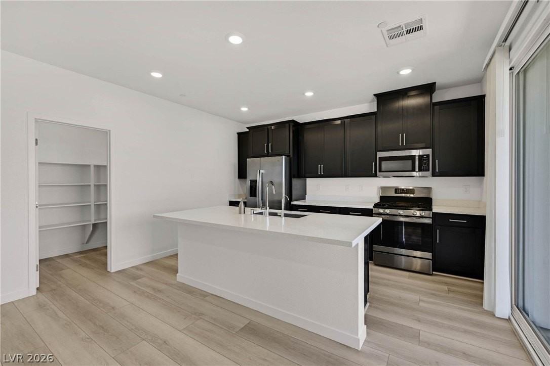 128 Quinn Villa Ave - Photo 7 of 44