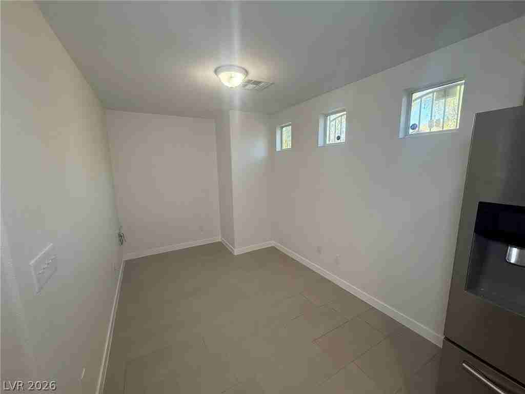 5241 Starter Ave - Photo 6 of 25