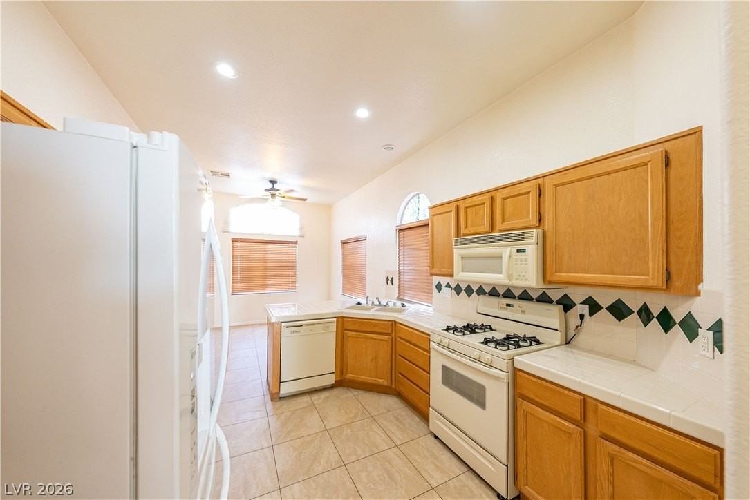 912 Midpride St - Photo 6 of 12