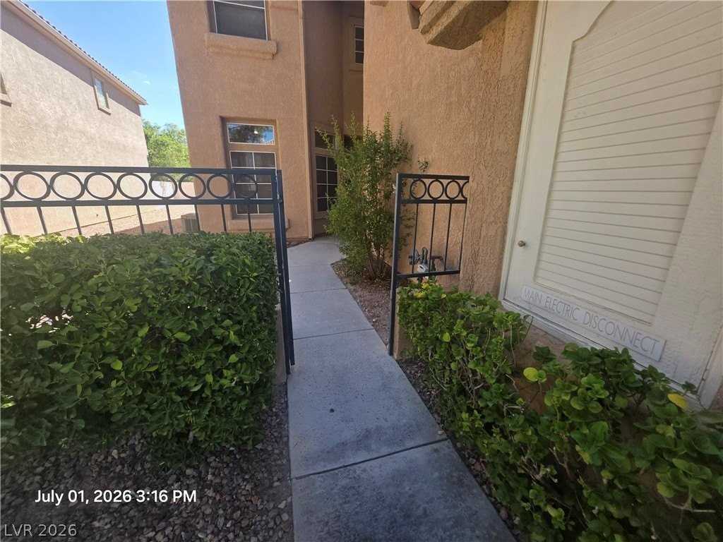9225 Pitching Wedge Dr - Photo 2 of 31