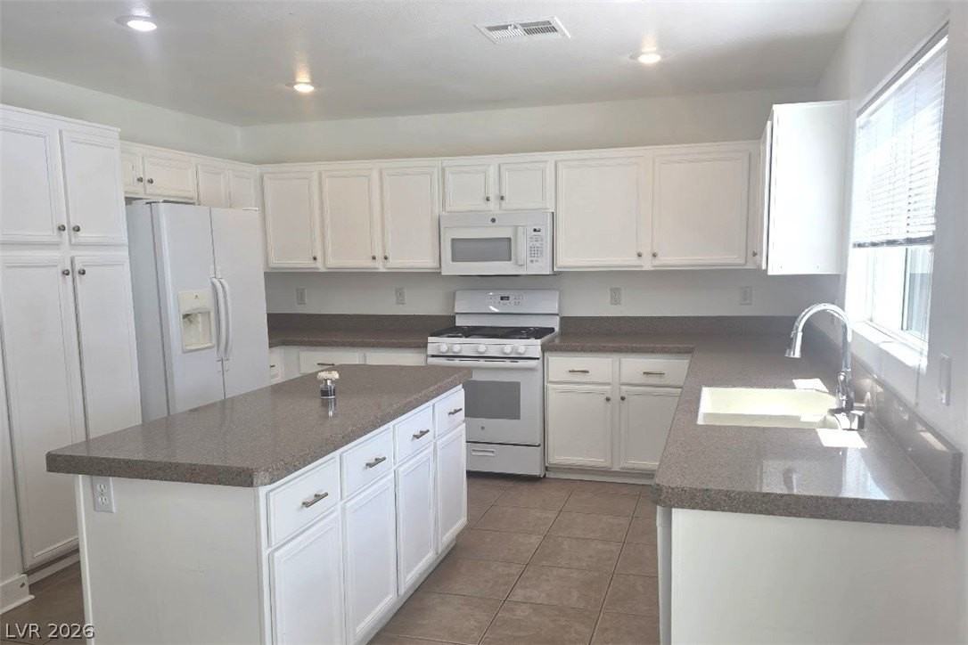 977 Cardelina Ln - Photo 3 of 26