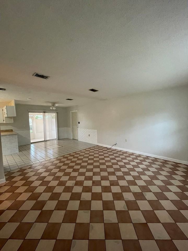 48 Fawn Ln - Photo 2 of 18