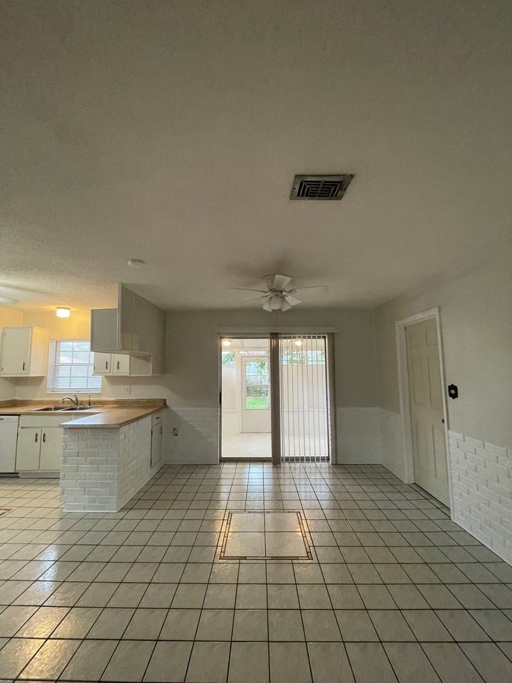 48 Fawn Ln - Photo 4 of 18
