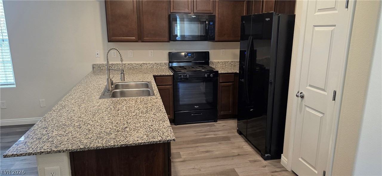 4534 Dover Straight St - Photo 3 of 26